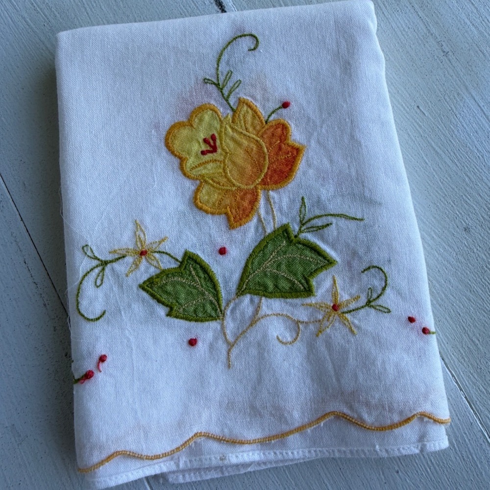 Vintage Embroidered Tea Towels Set of 2 Yellow Floral Scalloped Linen